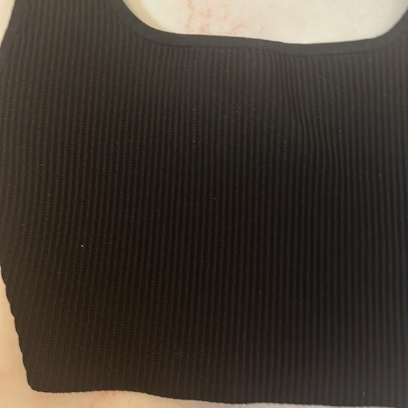 Aritzia babaton sculpt knit tank squareneck cropped top, black - Picture 3 of 5